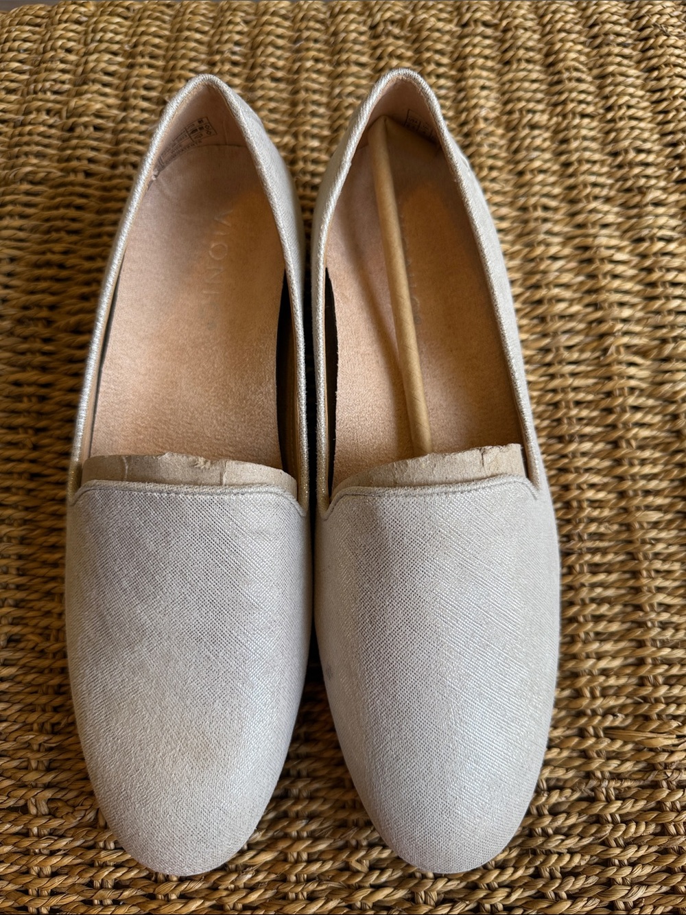 New nwot Vionic Willa II silver Loafer - Picture 2 of 8